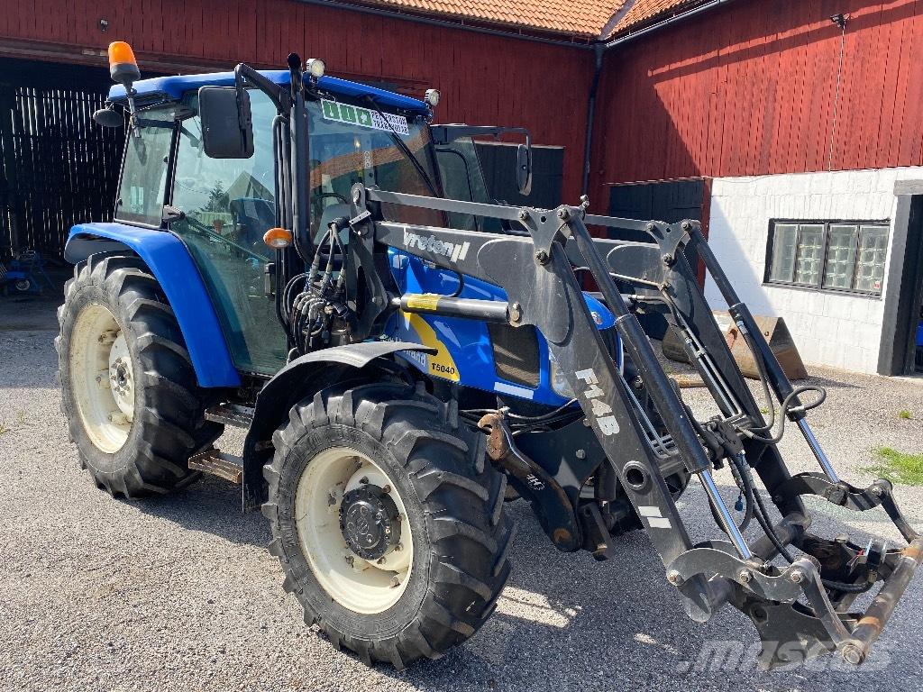 New Holland T 5040 الجرارات