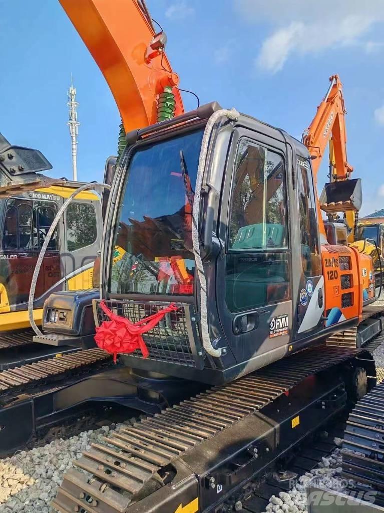 Hitachi ZX 120 حفارات زحافة