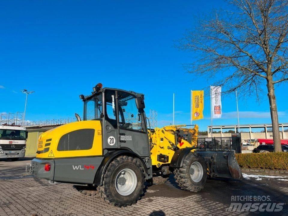 Wacker Neuson WL44 لوادر بعجل