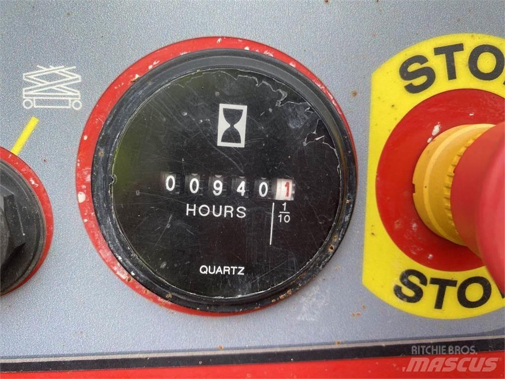 Manitou 140SC رافعات مقصية الشكل
