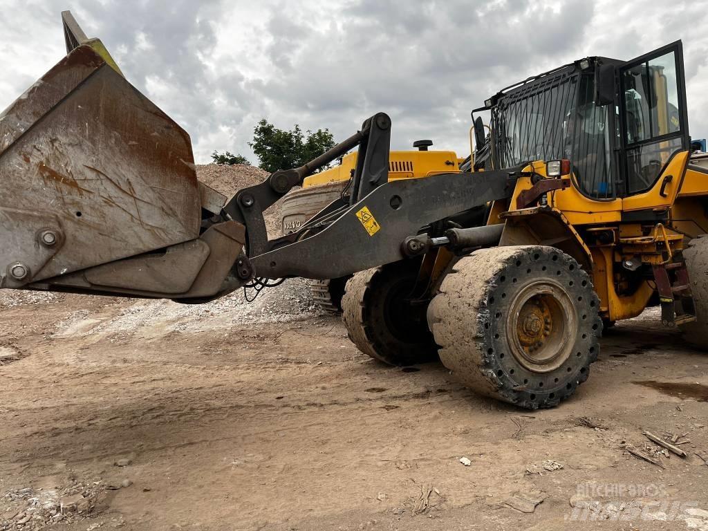Volvo L 120 F لوادر بعجل