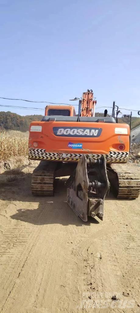 Doosan DX 225LC حفارات زحافة