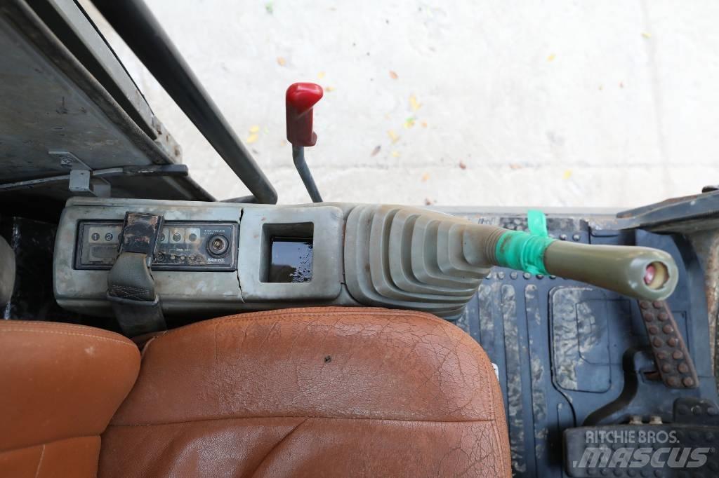 Hitachi EX 120-5 حفارات زحافة