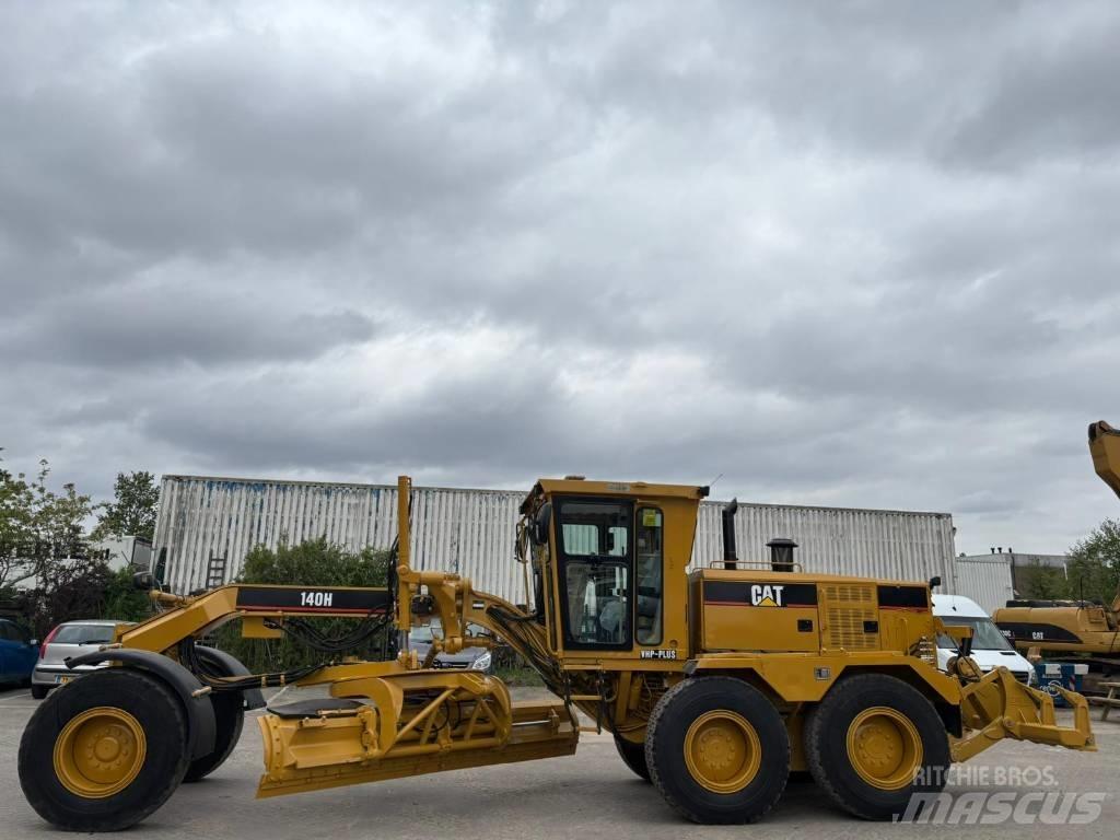 CAT 140 H معدات تمهيد الطرق