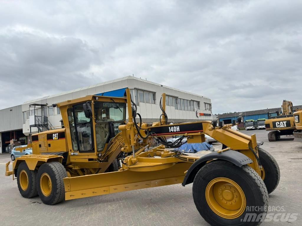 CAT 140 H معدات تمهيد الطرق
