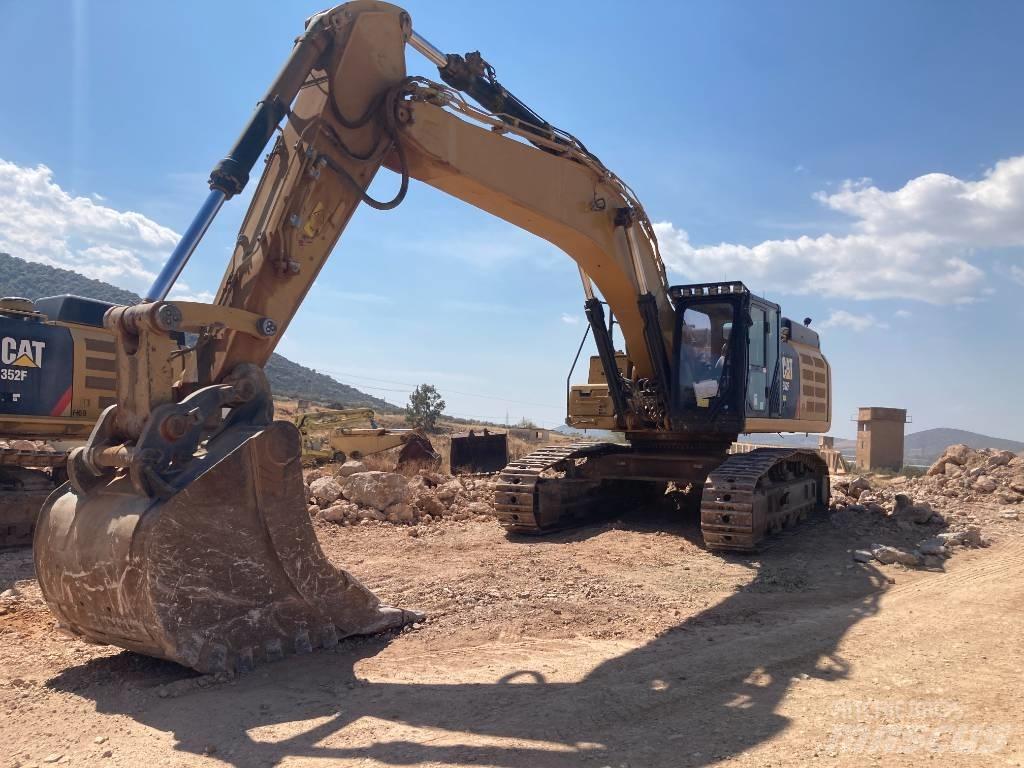 CAT 352 F حفارات زحافة