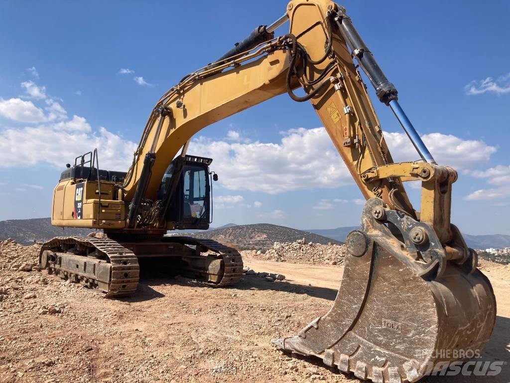 CAT 352 F حفارات زحافة