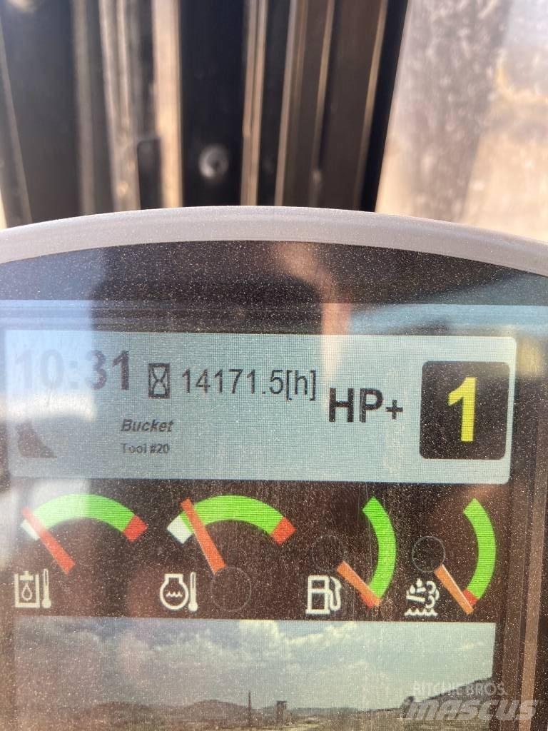 CAT 352 F حفارات زحافة