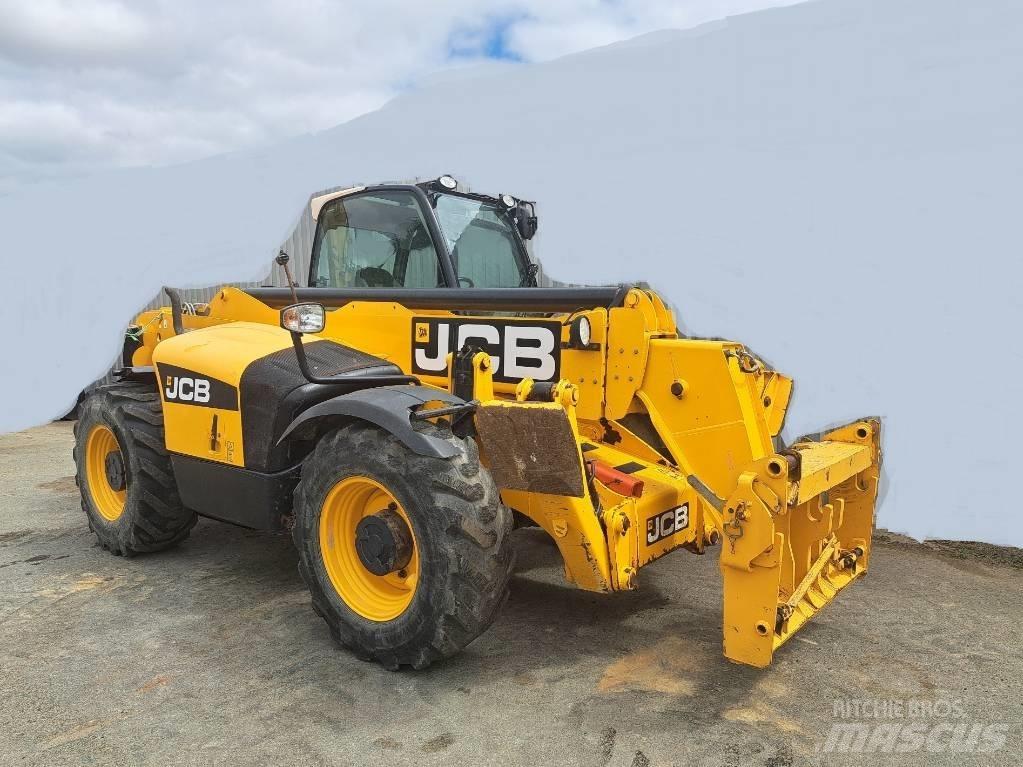 JCB 535-125 مناولات متداخلة