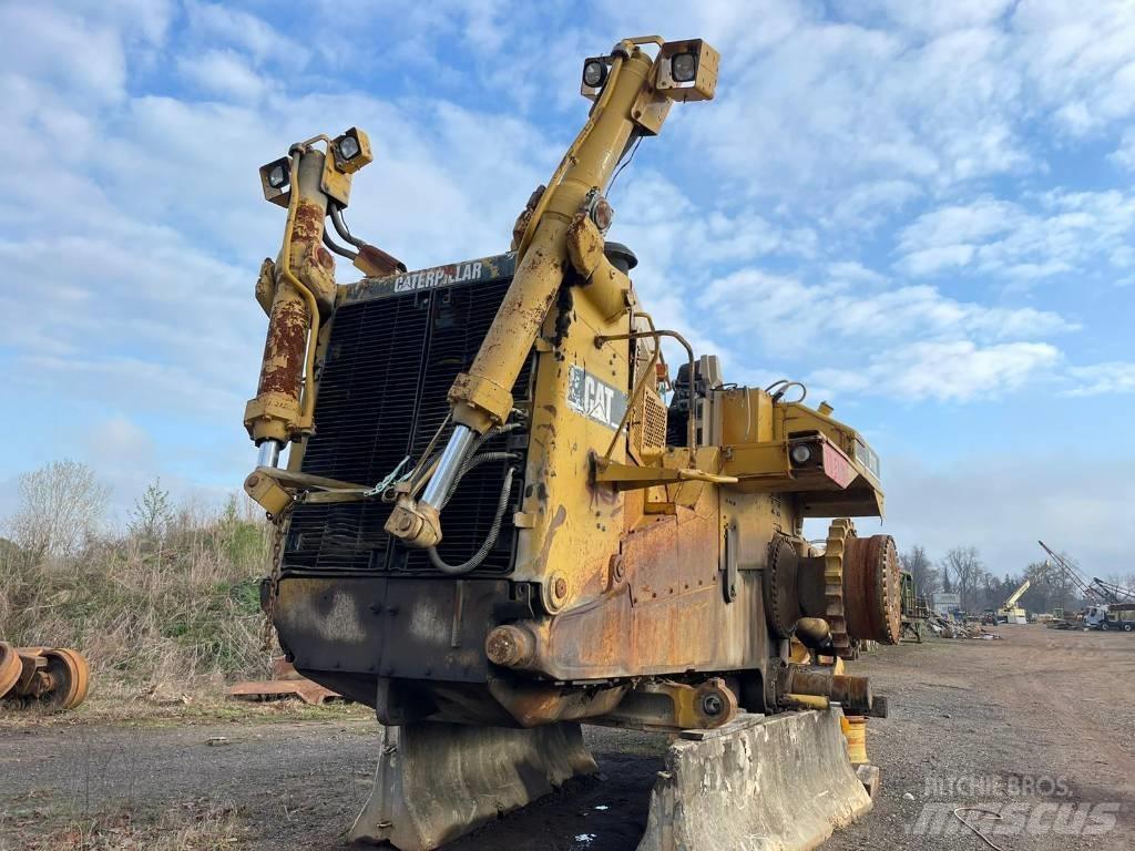 CAT D 11 R بلدوزرات مجنزرة