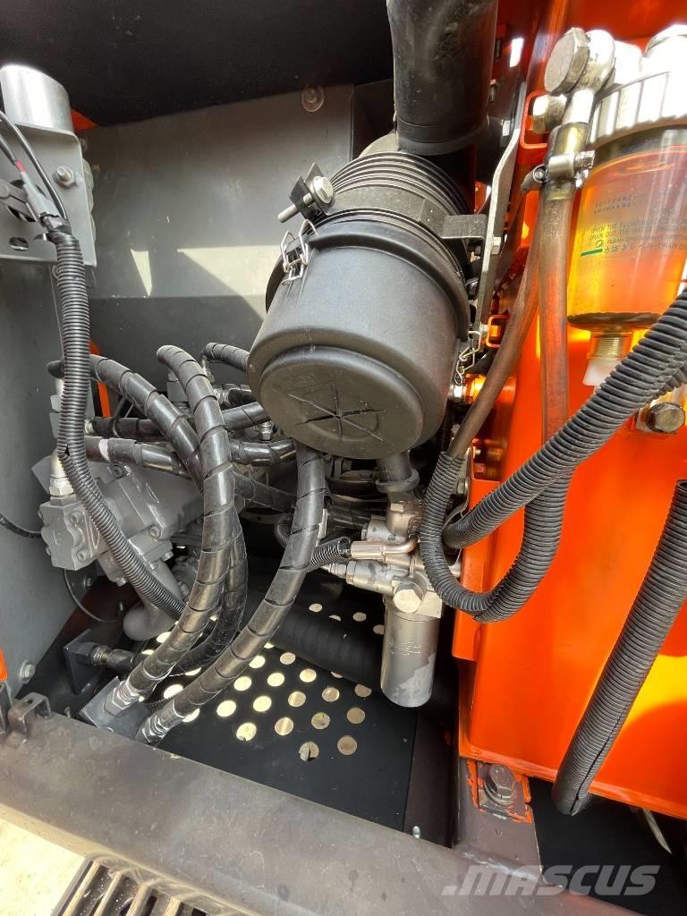 Hitachi Zaxis 70 حفارات زحافة