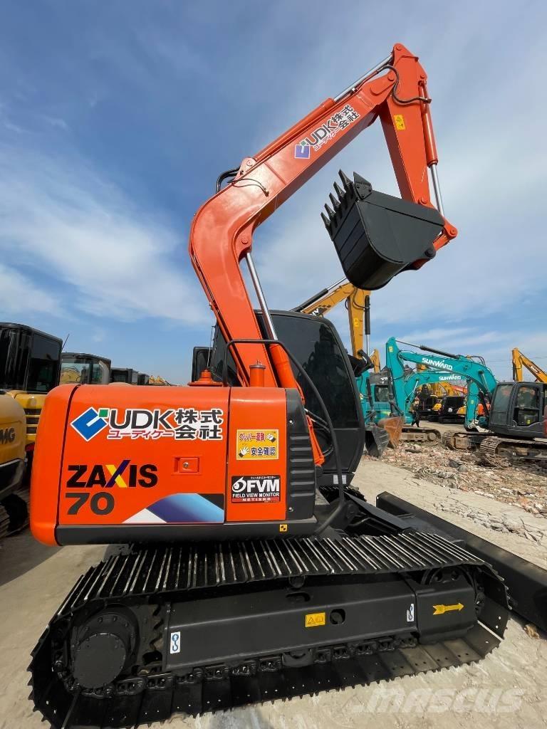Hitachi Zaxis 70 حفارات زحافة