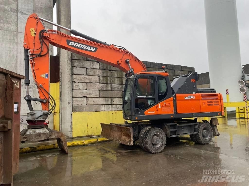 Doosan DX 210 W - 5 حفارات بعجل
