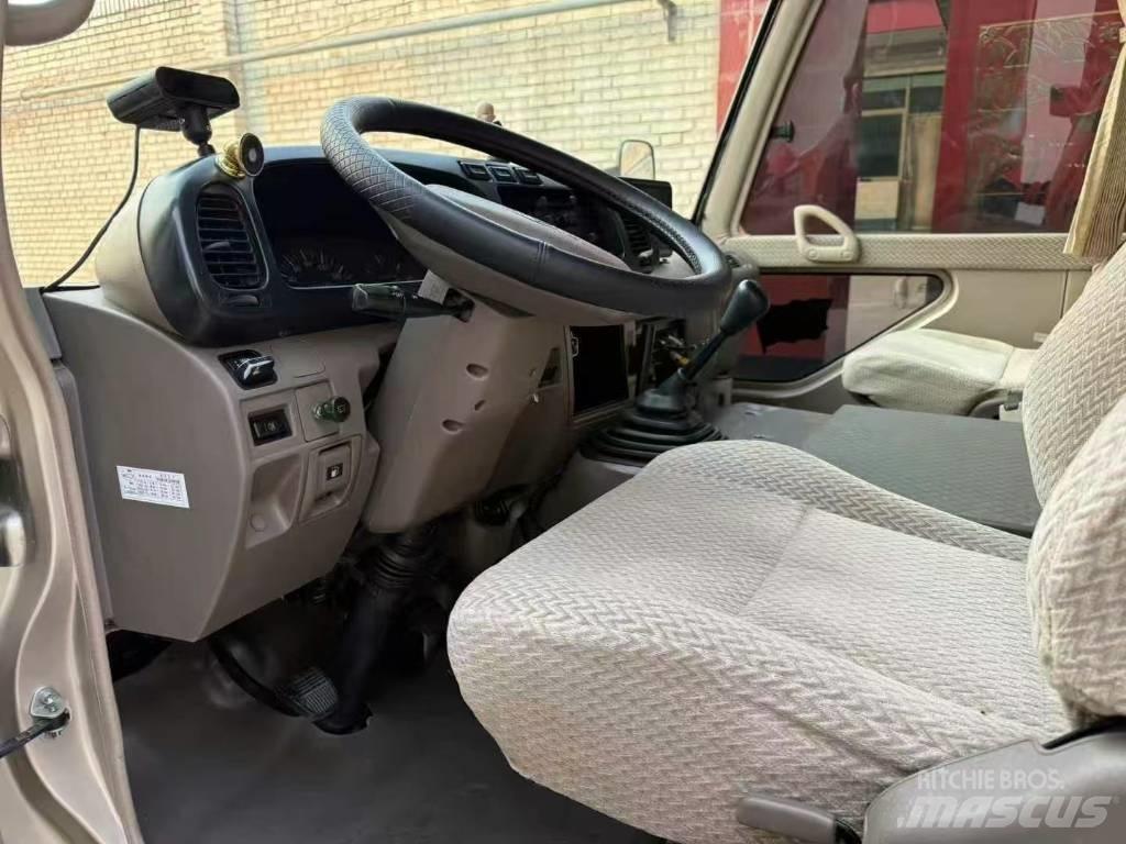 Toyota Coaster Bus حافلة صغيرة