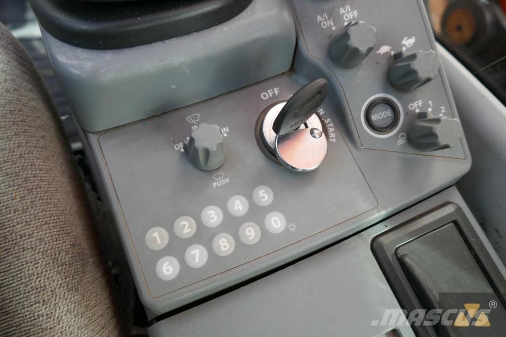 Hitachi ZX300LC-6 حفارات زحافة