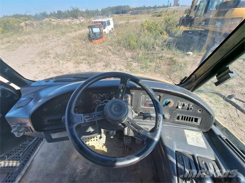 CAT 730 شاحنات بمقصورة وهيكل