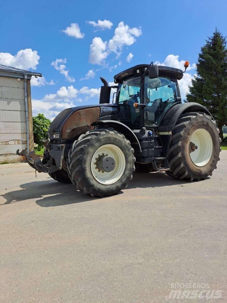 Valtra S 353 الجرارات