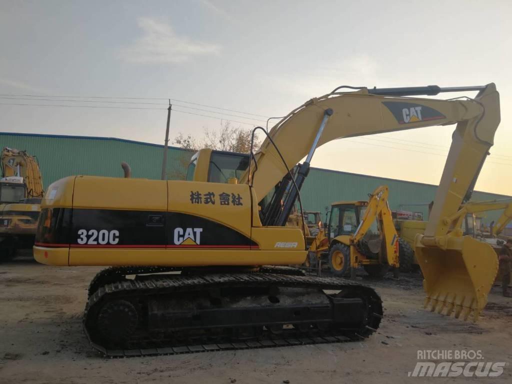 CAT 320C حفارات زحافة