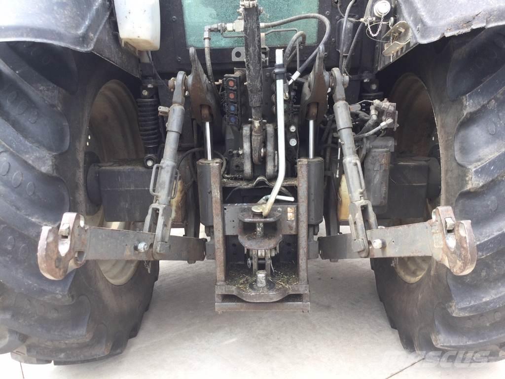 Valtra N123 الجرارات