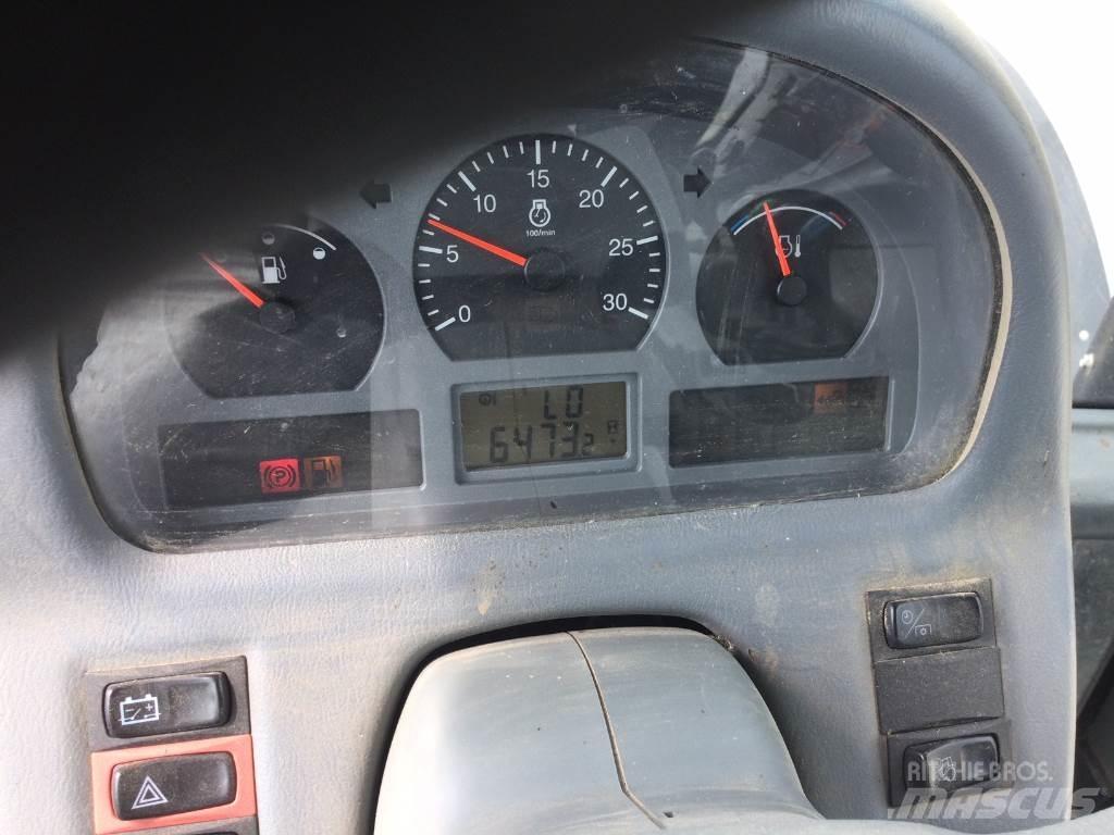 Valtra N123 الجرارات