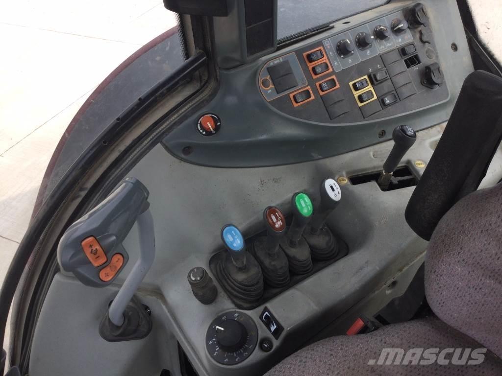 Valtra N123 الجرارات
