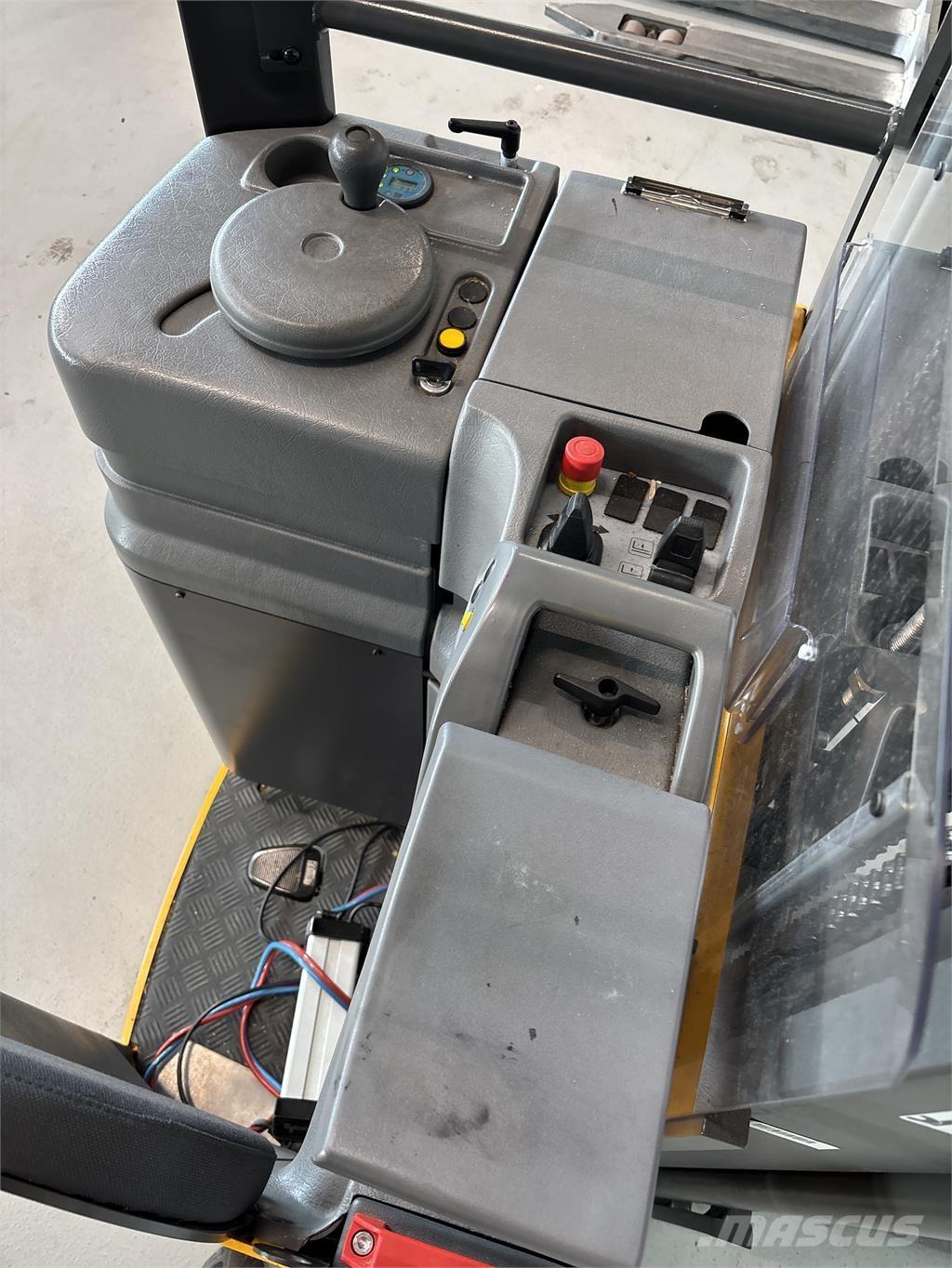 Atlet A160 شاحنات مناولة ذاتية الدفع