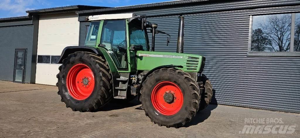 Fendt FAVORIT 512C الجرارات