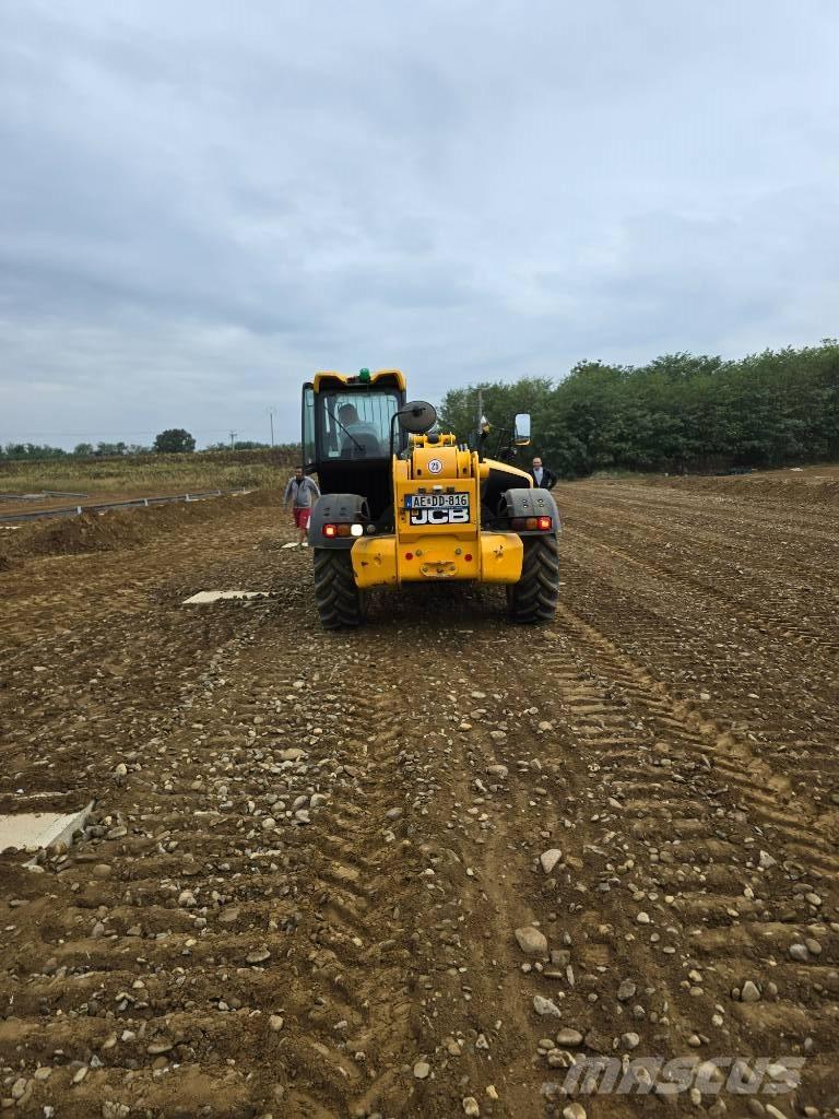 JCB 535-140 مناولات متداخلة