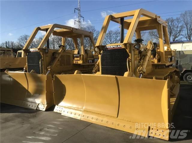 CAT D 7 G بلدوزرات مجنزرة