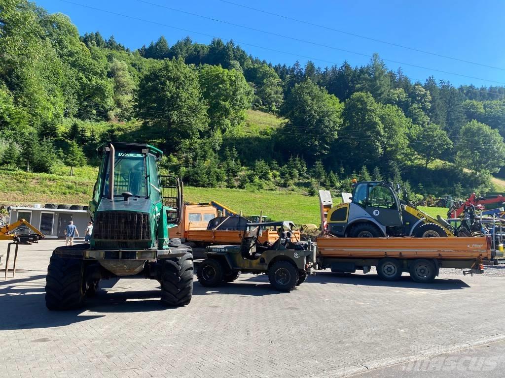 John Deere 1110 شاحنات