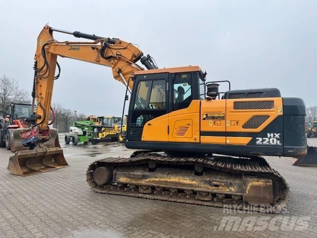 Hyundai HX 220 L حفارات زحافة