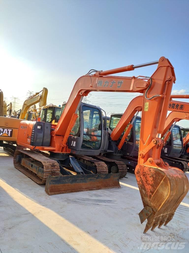 Hitachi ZX 70 LC حفارات وسط 7 طن - 12 طن