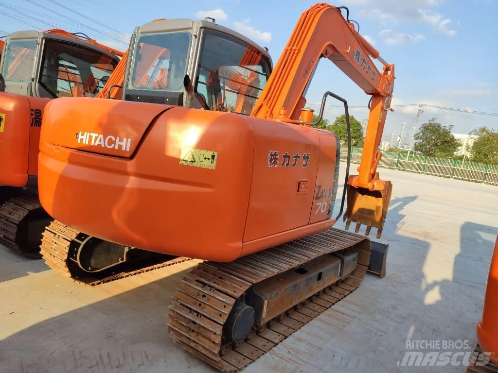 Hitachi ZX 70 LC حفارات وسط 7 طن - 12 طن