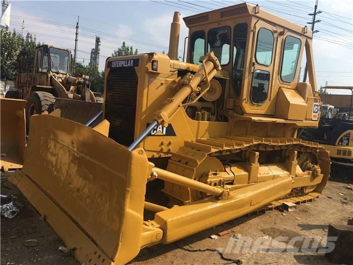 CAT D 7 G بلدوزرات مجنزرة