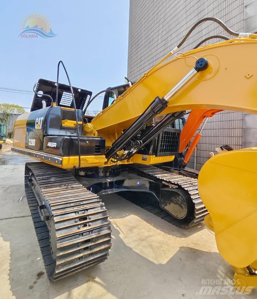 CAT 320D حفارات زحافة