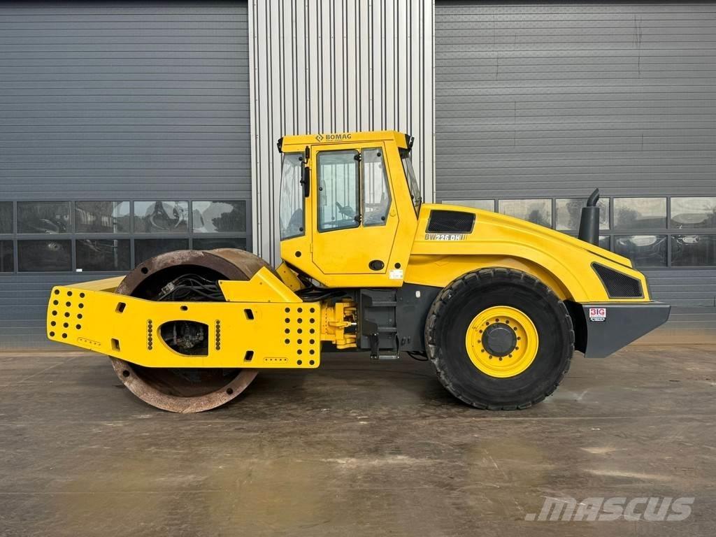 Bomag BW226 مداحل أحادية الأسطوانة