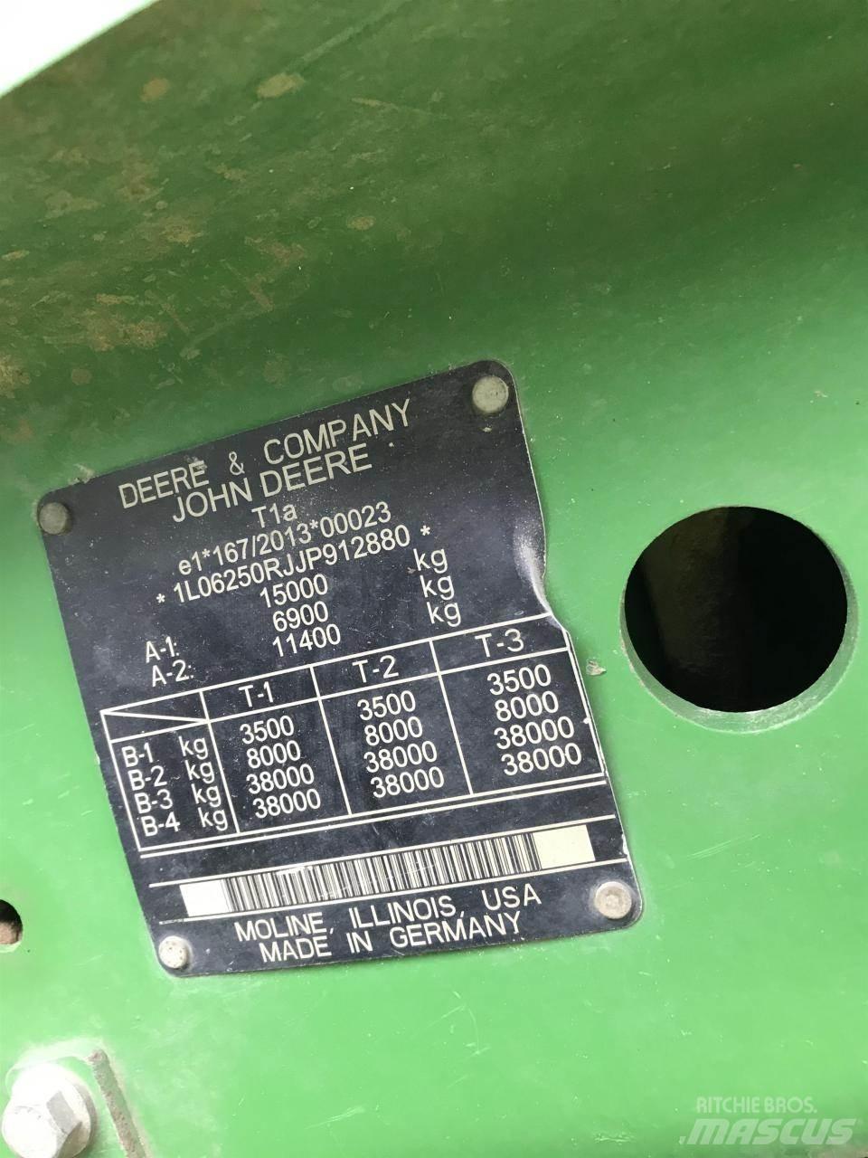 John Deere 6250R الجرارات
