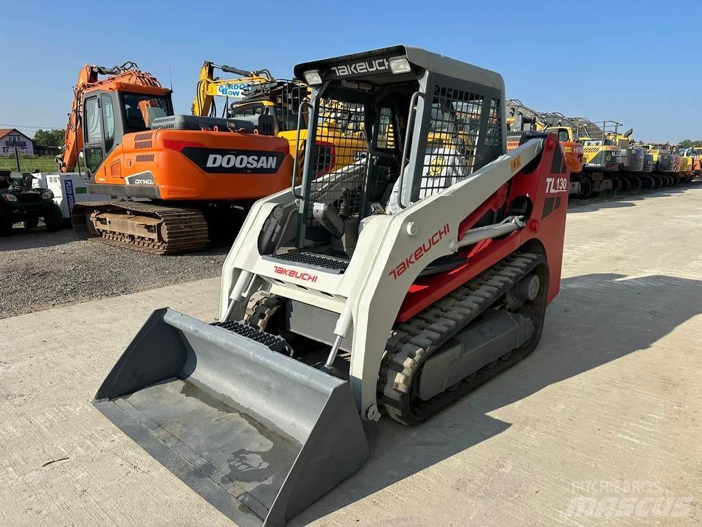 Takeuchi TL130 بلدوزرات مجنزرة