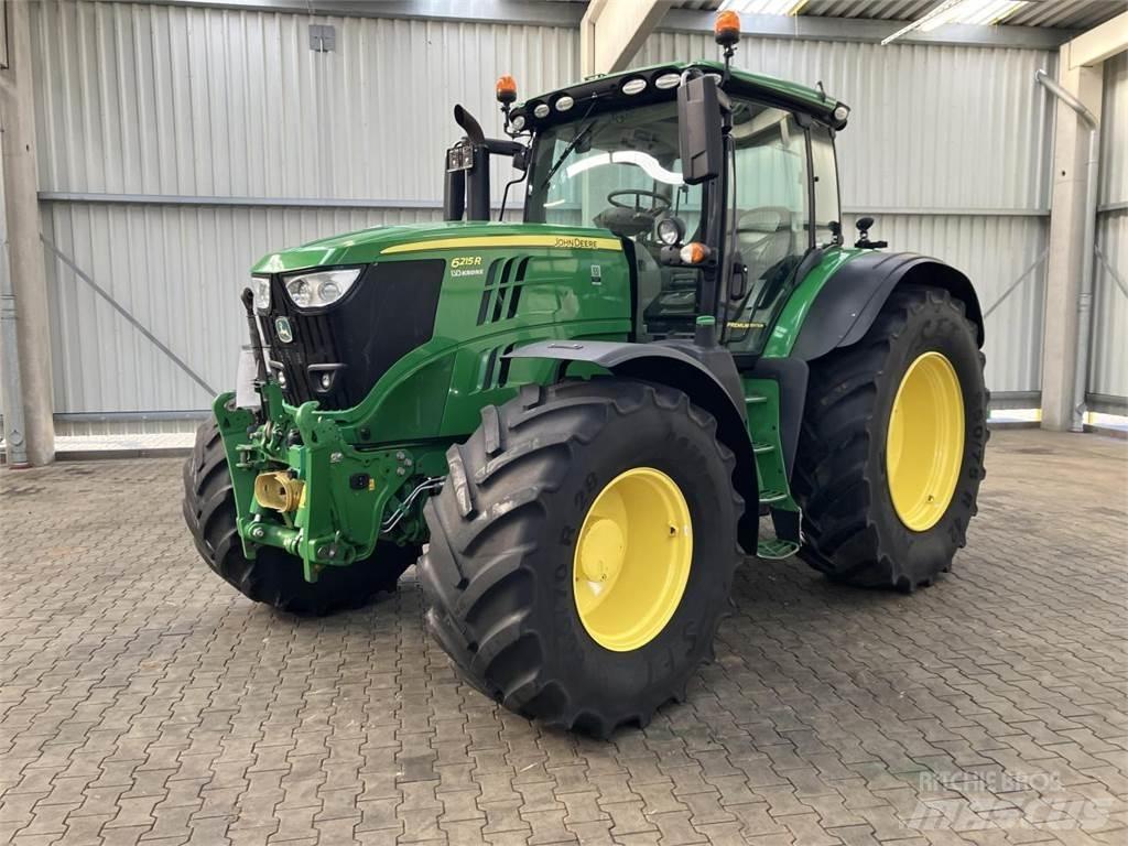 John Deere 6215R الجرارات