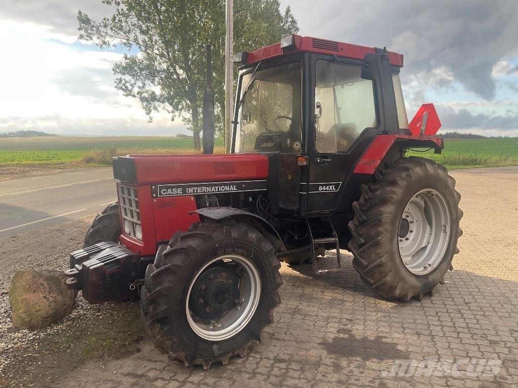 Case IH 844 xla الجرارات