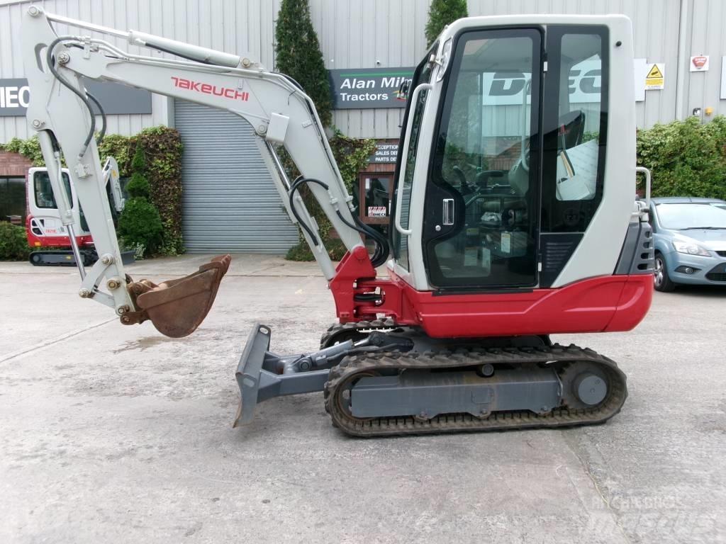 Takeuchi TB 228 حفارات صغيرة أقل من 7 طن (حفارات صغيرة)