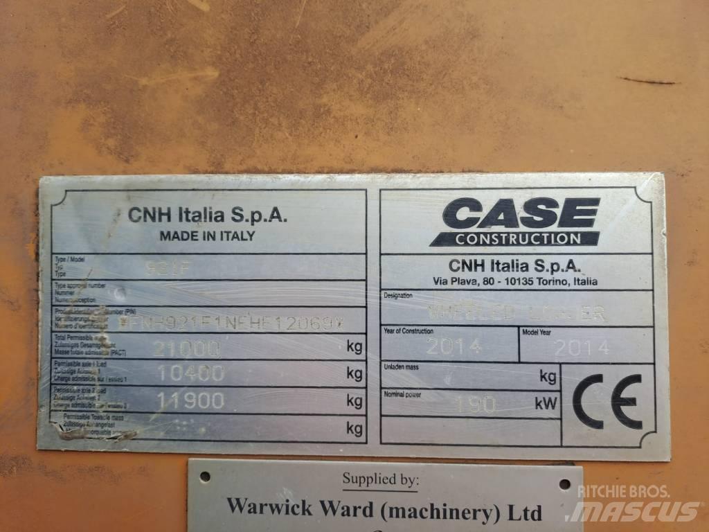 CASE 921 F لوادر بعجل