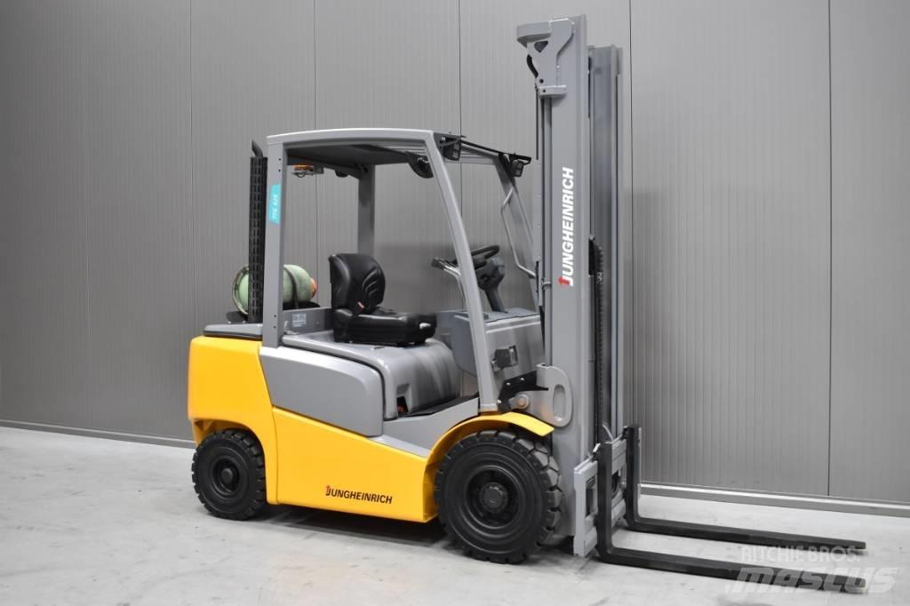 Jungheinrich TFG 425 شاحنات LPG