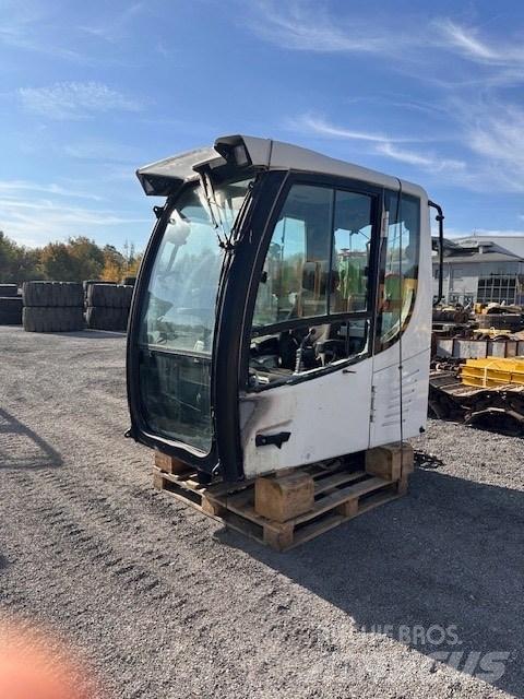 Liebherr LH 22 C كابينة والداخلية