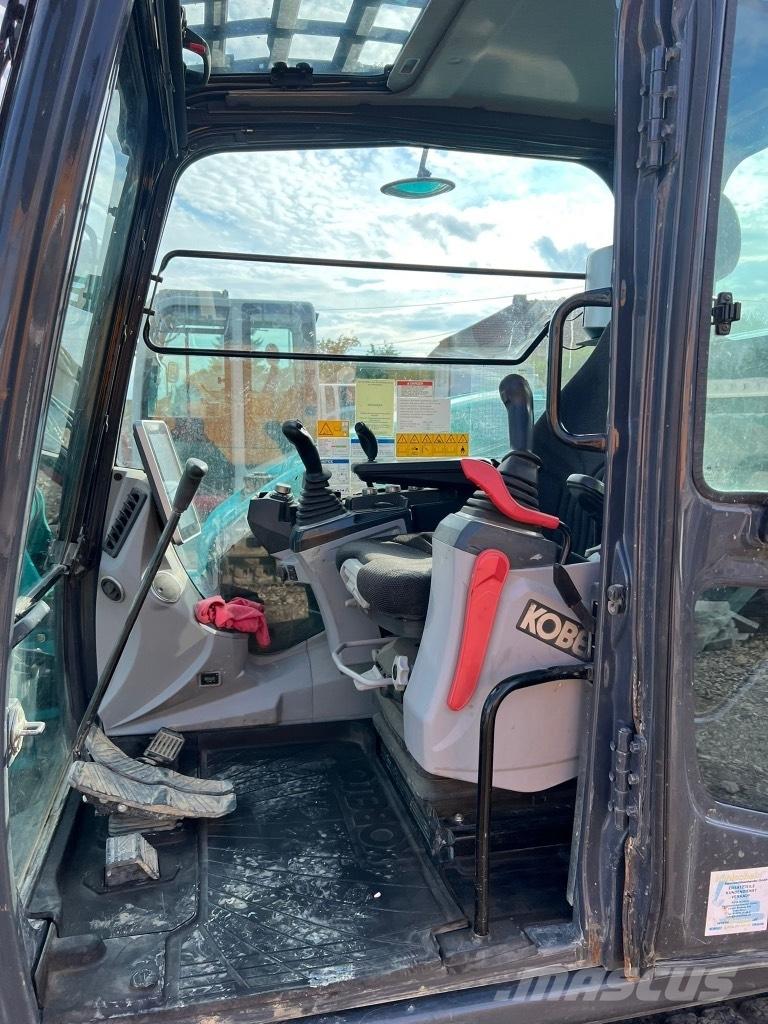 Kobelco SK 140 حفارات زحافة
