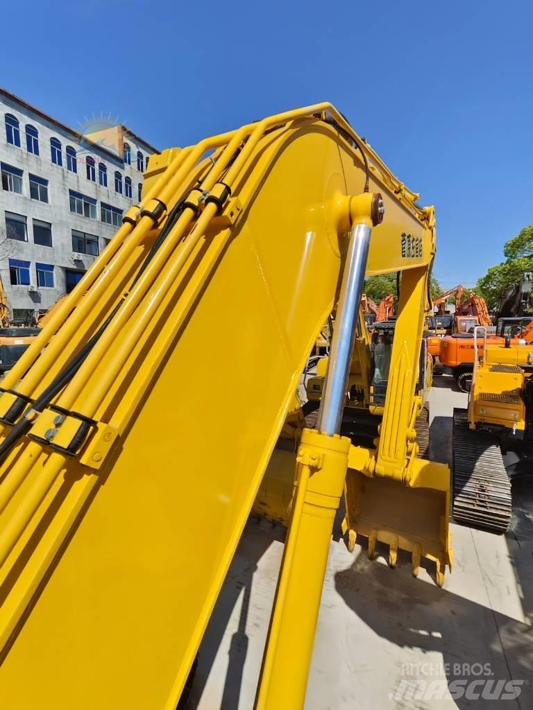 Komatsu PC 220-8 حفارات زحافة