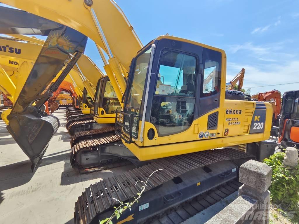 Komatsu PC 220-8 حفارات زحافة