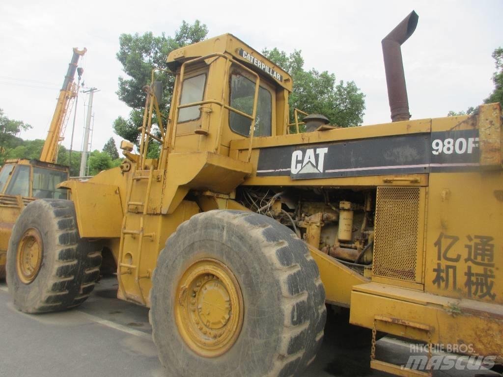 CAT 980 F لوادر بعجل