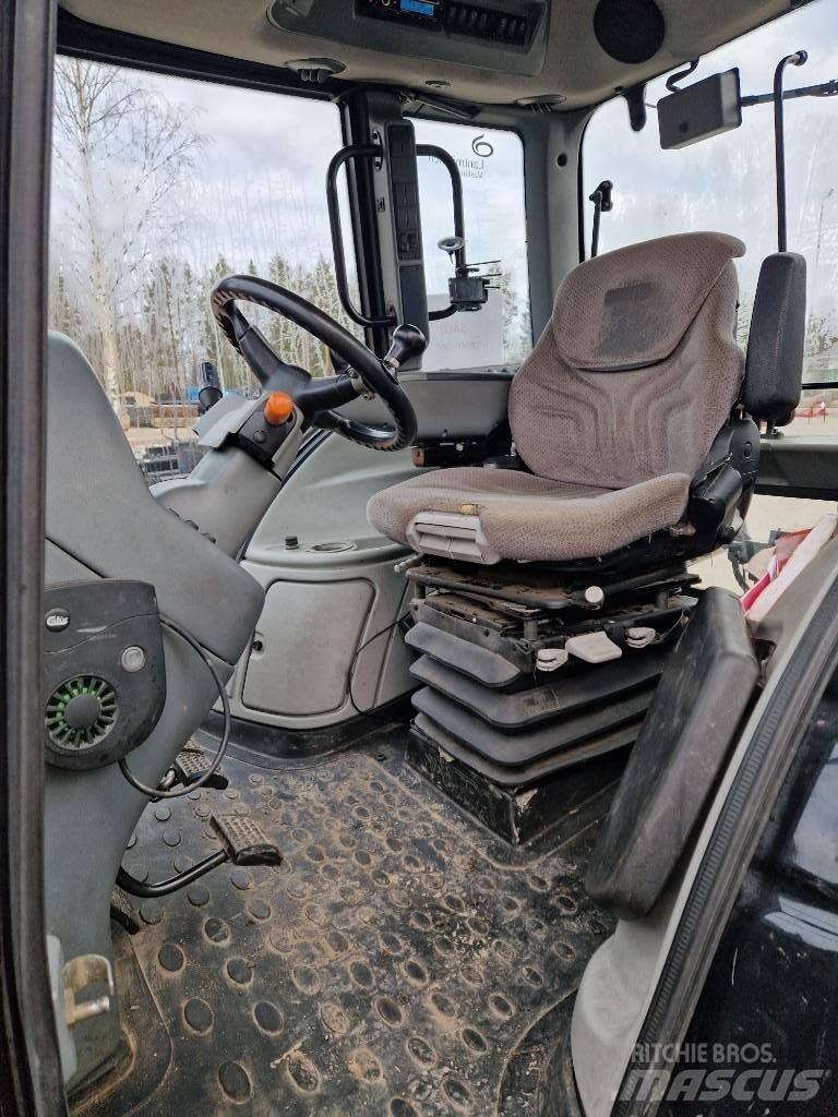 Valtra N 142 Versu الجرارات