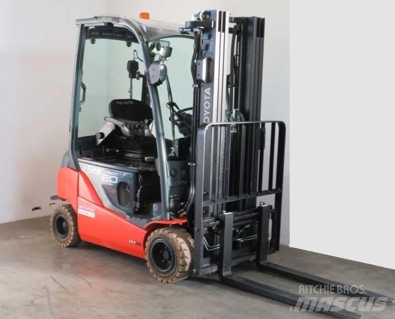 Toyota 8 FBMK 20 T شاحنات ذات رافعات شوكية تعمل بالكهرباء